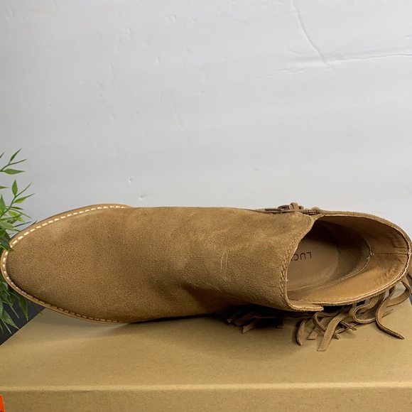 Lucky Brand Womens Freedah Closed ToeAnkle Chelsea - Picture 4 of 14